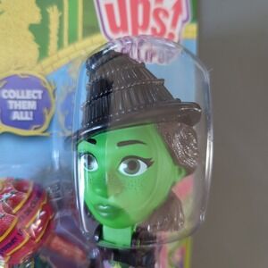 Wicked The Movie  Elphaba Pop Ups! Flix Candy Lollipop Holder Chupa Chups